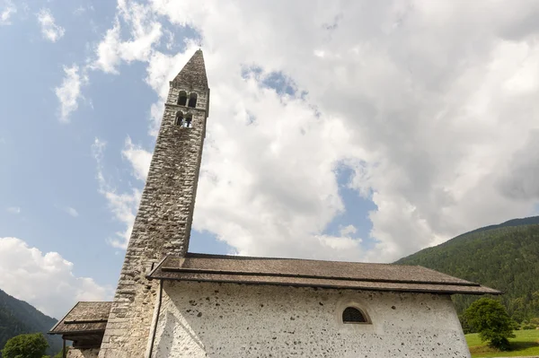 Kyrkan av Pelugo (Trento) — Stockfoto