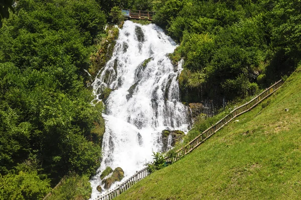 Cachoeira perto de Stenico (Trento ) — Fotografia de Stock