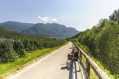 adige Vadisi'nin döngüsü lane