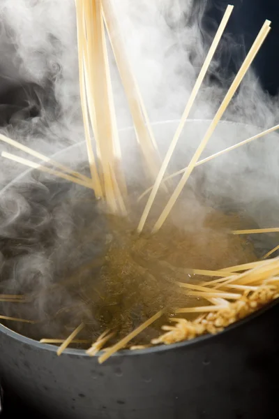 stock image Spaghetti in hot water