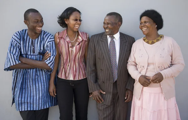 Щасливі африканської родині — стокове фото
