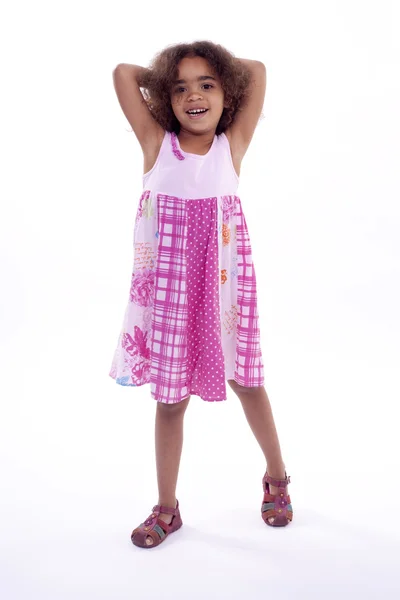 Pequena menina posando — Fotografia de Stock