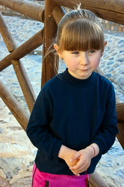 Маленька дівчинка — стокове фото