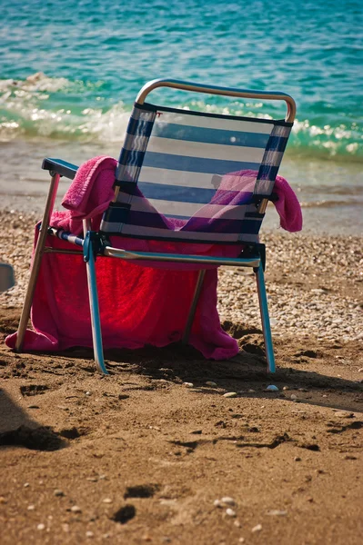 Καρέκλα σε μια παραλία — Φωτογραφία Αρχείου