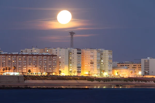 Cádiz sob o brilho da lua, Espanha — Fotografia de Stock