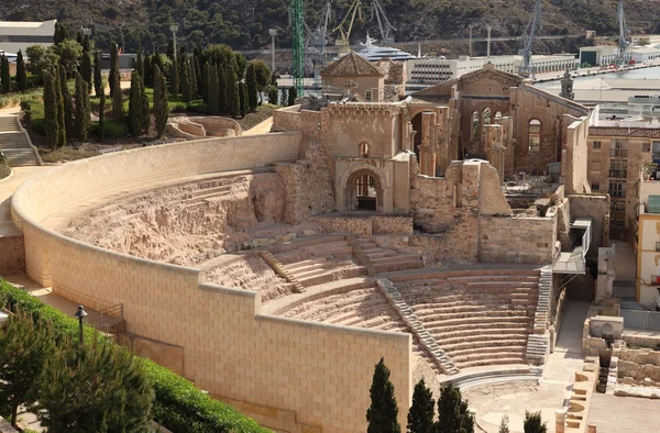 罗马圆形剧场废墟在卡塔赫纳，西班牙 — 图库照片