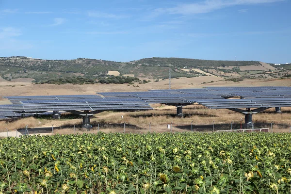 在西班牙南部的太阳能电站 — 图库照片