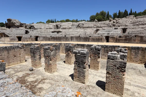 Römisches Amphitheater ruine italica. Provinz Sevilla, Andalusien Spanien — Stockfoto
