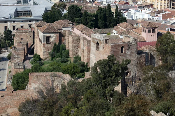 Antigua fortaleza morisca La Alcazaba en Málaga, España — Foto de Stock