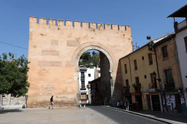 Moorse poort naar albaycin, de oude stad van granada, Andalusië — Stockfoto