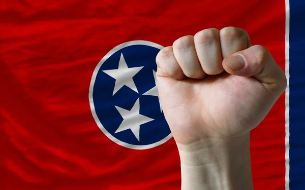 Stati Uniti bandiera del Tennessee con pugno duro davanti simboli — Foto Stock