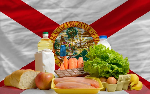 Grundläggande mat matvaror framför florida oss statligt flagga — Stockfoto