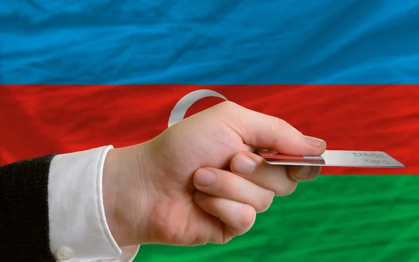 Покупка с помощью кредитной карты в Азербайжане — стоковое фото