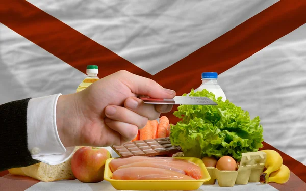 Buying groceries with credit card in us state of alabama — Stock Photo, Image