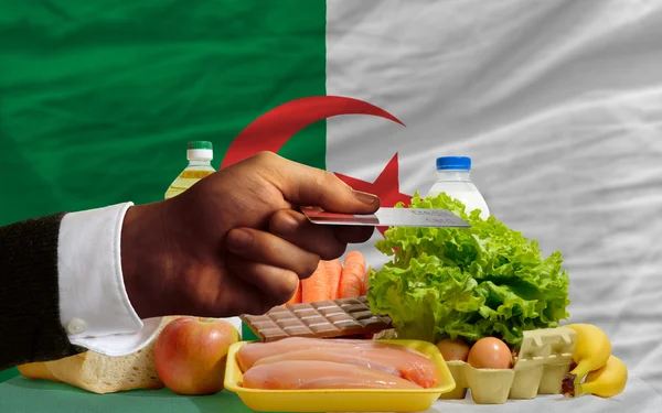 Buying groceries with credit card in algeria — Stock Photo, Image