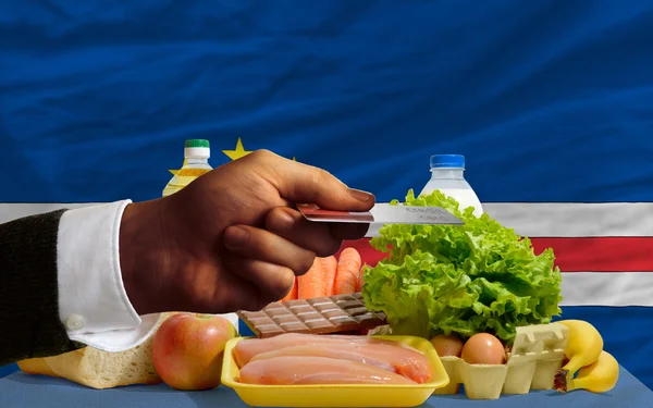 Nákup potravin s kreditní kartou na Kapverdách — Stock fotografie