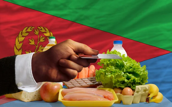 Buying groceries with credit card in eritrea — Stock Photo, Image