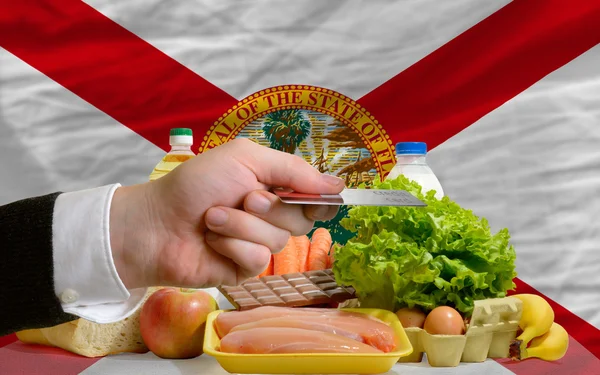 Acquisto di generi alimentari con carta di credito in noi stato di Florida — Foto Stock