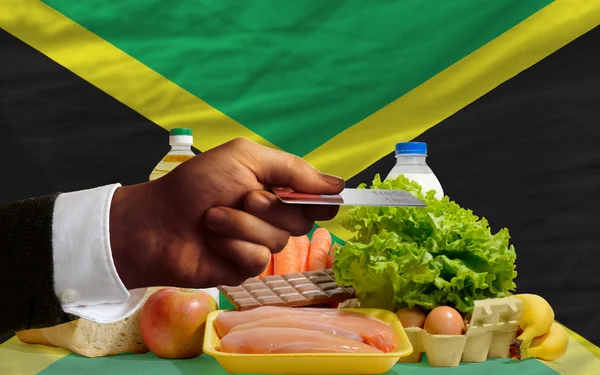 Buying groceries with credit card in jamaica — Stock Photo, Image