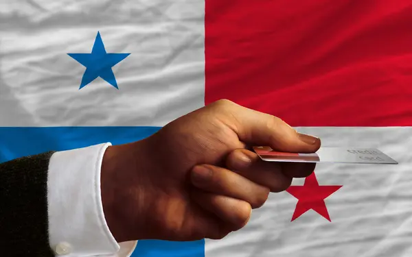 Покупка с помощью кредитной карты в Панаме — стоковое фото