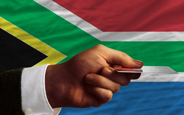 Покупка с помощью кредитной карты в Южной Африке — стоковое фото