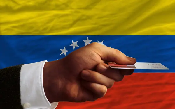 Покупка с помощью кредитной карты в Венесуэле — стоковое фото
