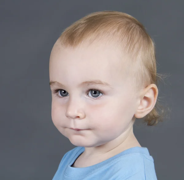Портрет маленького ребенка — стоковое фото