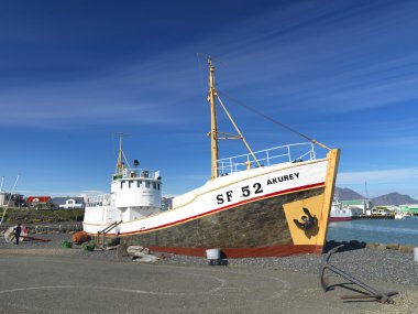 An old fishing vessel at the harbour in Höfn.