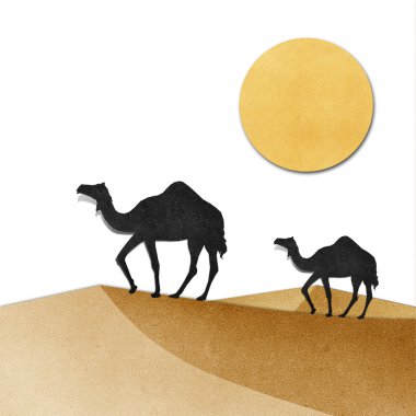 deve ve piramit çöl geri dönüştürülmüş kağıt el sanatları