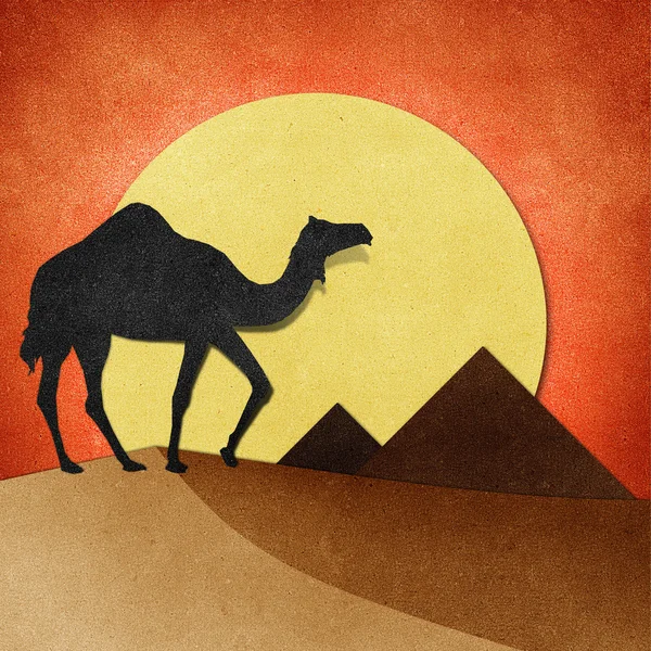 Camel and pyramid on desert Recycled Paper craft — Stock Photo, Image