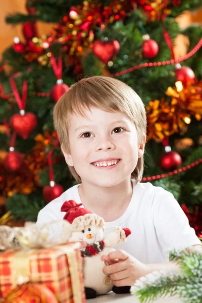 Niño feliz en Navidad Fotos De Stock