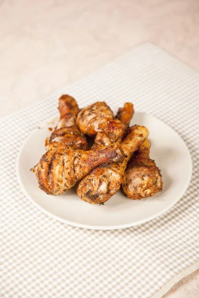 Pyszne grillowanego kurczaka podudzia — Zdjęcie stockowe