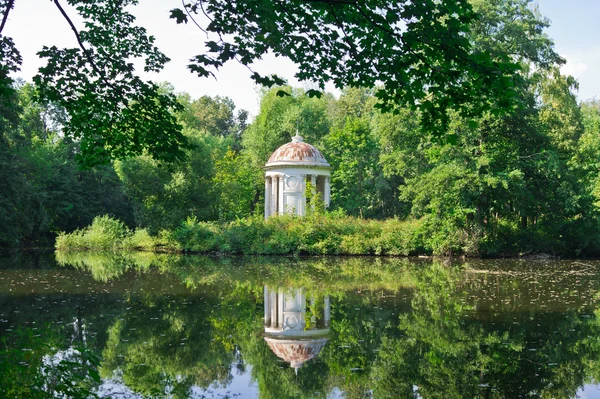 One Ancient Summerhouse in Forest — Stock Photo, Image