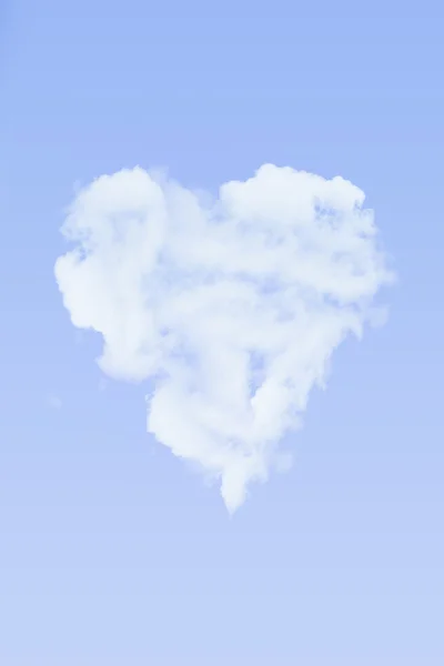 Cuore nuvoloso su un cielo — Foto Stock