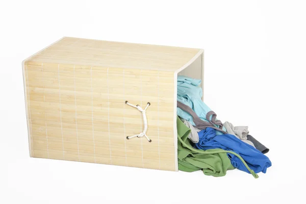 Schachtel mit schmutziger Wäsche — Stockfoto