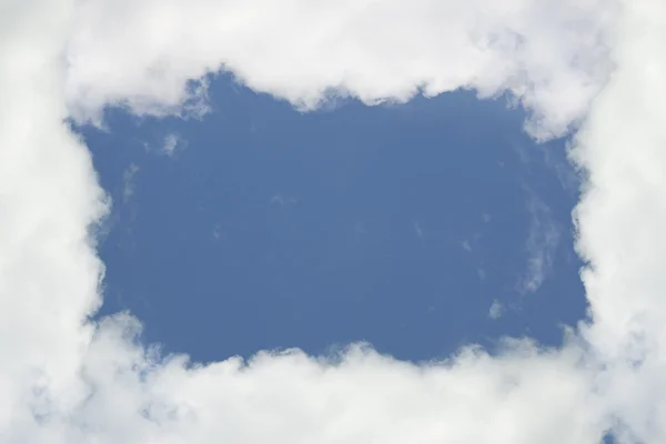 Zataženo rám, modrá obloha — Stock fotografie