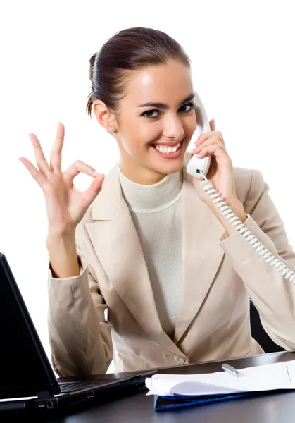 Donna d'affari con telefono che mostra i pollici verso l'alto segno, isolato — Foto Stock