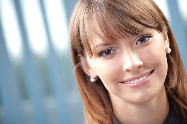 Young cheerful smiling businesswoman — Stock Photo, Image
