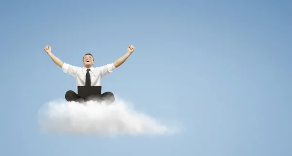 Empresário bem sucedido na nuvem — Fotografia de Stock