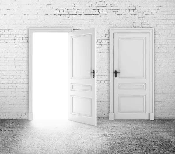 Двох дверей — стокове фото