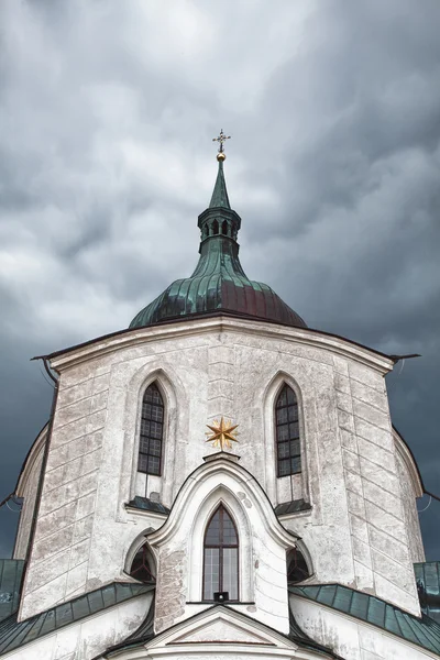 Pilgrimsfärd kyrkan gröna kullen — Stockfoto