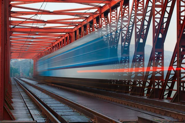 O comboio de velocidade — Fotografia de Stock