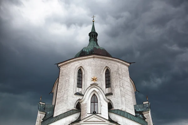Pilgrimsfärd kyrkan gröna kullen — Stockfoto