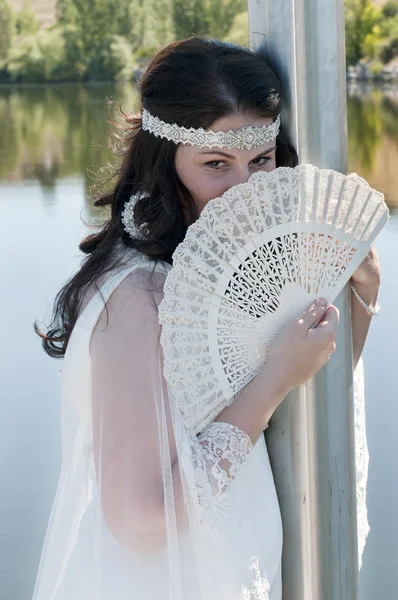 Žena, oblečená jako nevěsta — Stock fotografie