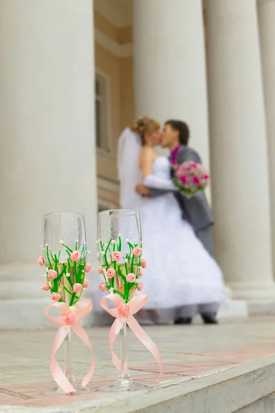 ワインの結婚式のメガネ — ストック写真