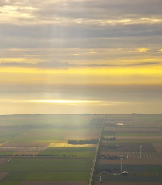 Wunderschöner Sonnenaufgang in der Landschaft der Niederlande — Stockfoto