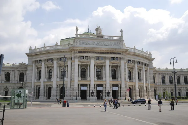 Burgtheater ve Vídni — Stock fotografie