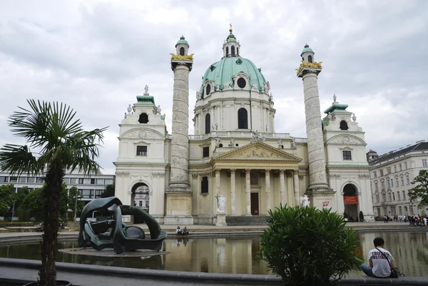 Karlskirche in Wenen — Stockfoto