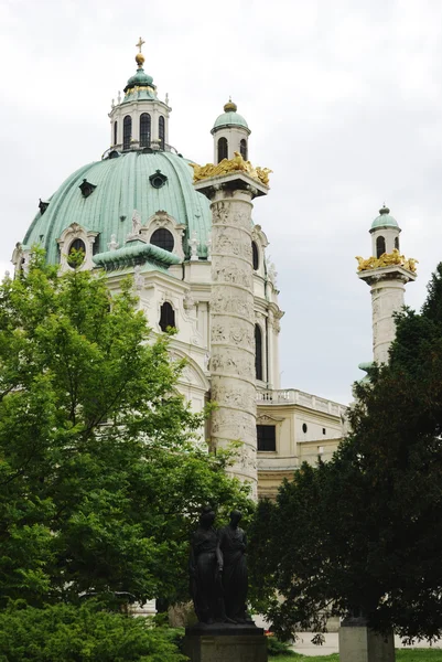Karlskirche in wien — Stockfoto