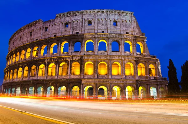 Colosseum éjjel, Róma, Olaszország — Stock Fotó
